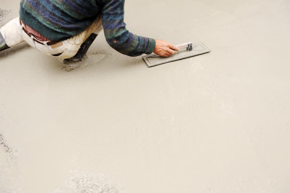 Ragréage de sol : à quoi ça sert et quand faut-il le faire ?